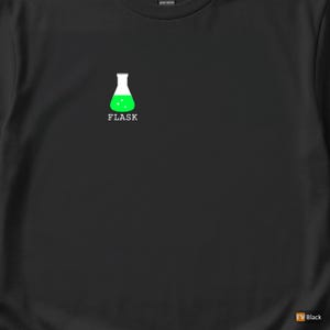 Flask In The Streets / Desarrollador web Python / Camiseta con logo de hacker minimalista