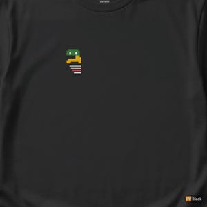 Python Developer Fashion / Retro Icon / Programmer T-Shirt / Coding Humor Tee