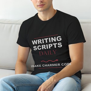 Schlangenbeschwörer-Programmierer / Python-Entwickler / T-Shirt mit auffälliger Typografie