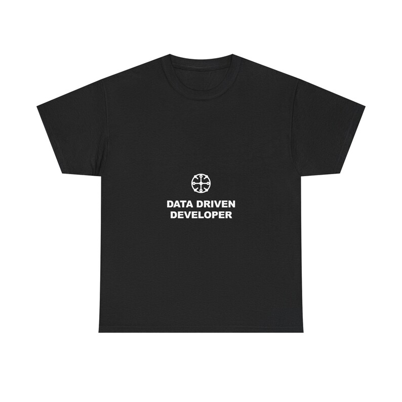 Développeur axé sur les données / T-shirt humoristique pour programmeur / Cadeau pour codeur / Cadeau pour ingénieur logiciel / T-shirt humoristique sur le codage image 4