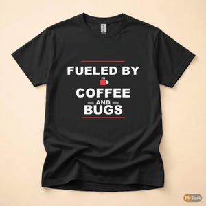 Propulsé par Python / T-shirt développeur / T-shirt humoristique sur le café pour programmeurs image 3
