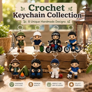 Può includere: Una collezione di otto portachiavi all'uncinetto fatti a mano con piccole figure in varie attività, tra cui pesca, golf, motociclismo, ciclismo, campeggio, videogiochi, cricket e calcio, con il testo Crochet Keychain Collection.