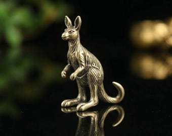 Figura antigua de canguro de latón de 4,2 cm, miniatura de animal australiano vintage.