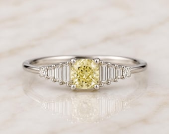 Anello antico con diamante taglio cuscino giallo fantasia, anello di fidanzamento in oro bianco 14 carati, anello con pietre laterali a baguette, anello minimalista, anello di promessa per lei