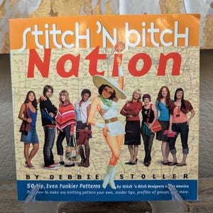 Libro de patrones de tejido Stitch ‘n Bitch Nation de Debbie Stoller, de segunda mano, para manualidades y bricolaje.