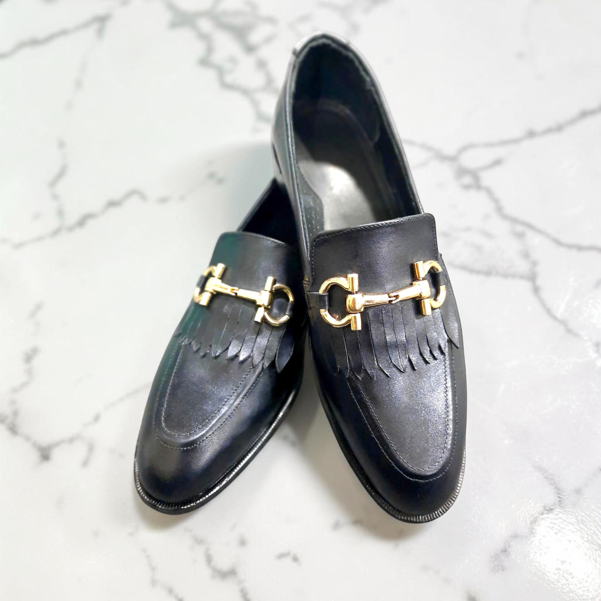 Vintage 80s Retro Preppy Acadamia Black Leather Kiltie Fringe Brogue Loafers 8.5 Wingtip Brogue Kiltie Monk Strap Shoes- Tan & Black - Lethato main image 2