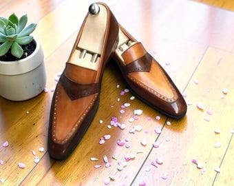 Chaussures en cuir véritable faites à la main pour hommes, mocassins de couleur marron fauve à enfiler