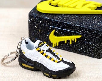 Porte-clés Air Max 95 jaune fluo + Drip Box - Charm basket uni