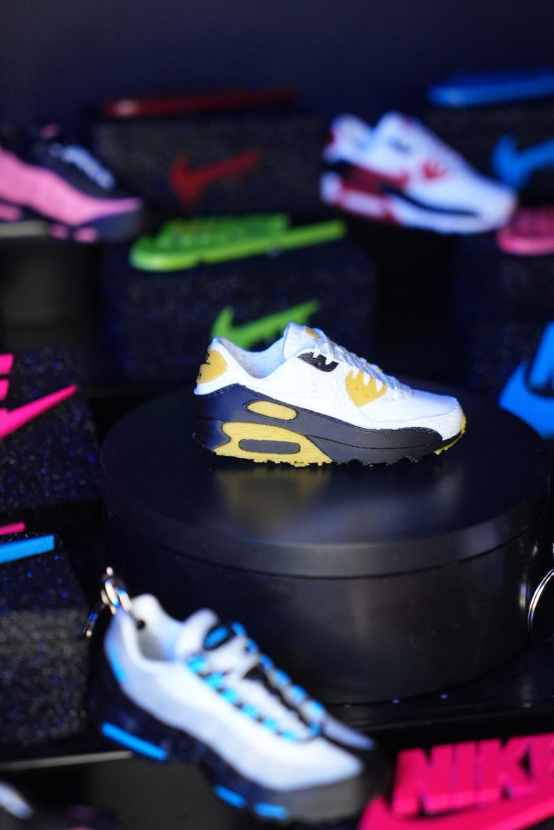 Air Max 90 Schlüsselanhänger + Tropfbox - Stabiler Trainer Anhänger Gelb Bild 4