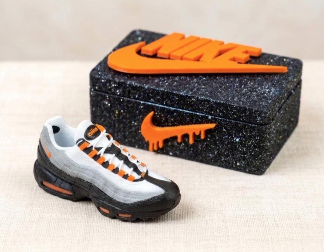 Nike Air Max 95 Keychain - Etsy