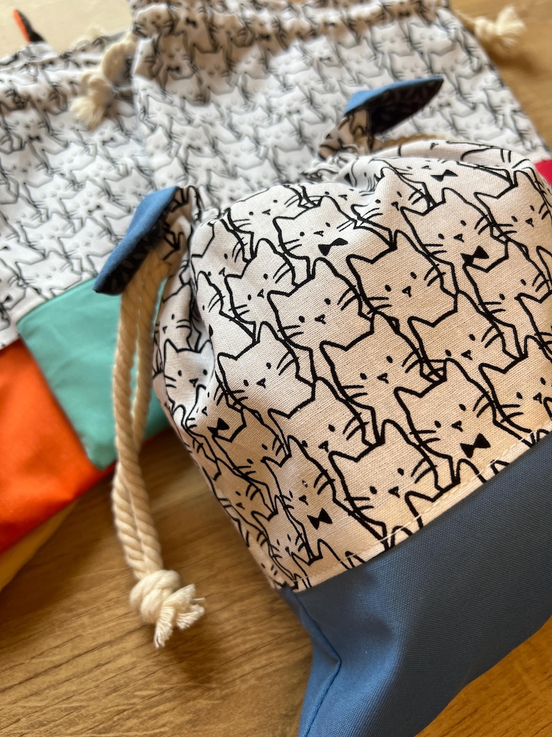 Base Drawstring Kawaii Kinchaku Drawstring Pouch With Cats - Optional Personalized Name ...