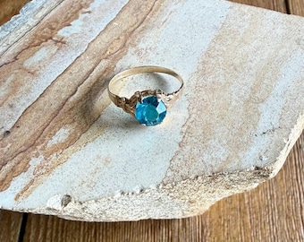 Anel antigo Ostby & Barton em ouro 10K com vidro azul