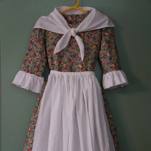 Girls&#39; Pretty Nelly Colonial Dress w/Opt. Apron, Cap, Fichu | Size 5-14 | Colonial Williamsburg | Formal | American Revolution | Historical