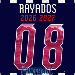 Op de afbeelding: Een donkerblauw sportshirt-ontwerp met de witte tekst RAYADOS boven de rode tekst 2026-2027. Grote cijfers 08 staan in het midden, gevuld met een roodgetinte afbeelding van een stadion en bergen, met een klein logo aan de onderkant.