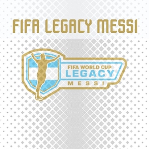 Könnte beinhalten: Ein Grafikdesign mit dem Text FIFA LEGACY MESSI in Gold. Ein Schildsymbol zeigt ein hellblau-weiß gestreiftes Muster mit einer goldenen Silhouette eines Fußballspielers. Der Text FIFA WORLD CUP LEGACY MESSI ist in einem gold umrandeten Banner zentriert.
