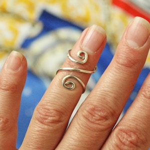 Zilveren artritisvingerspalk | Ondersteuning voor boutonnière misvorming | Malletvingerring | EDS-spalkring | Gehamerde ring | Triggervingerbrace