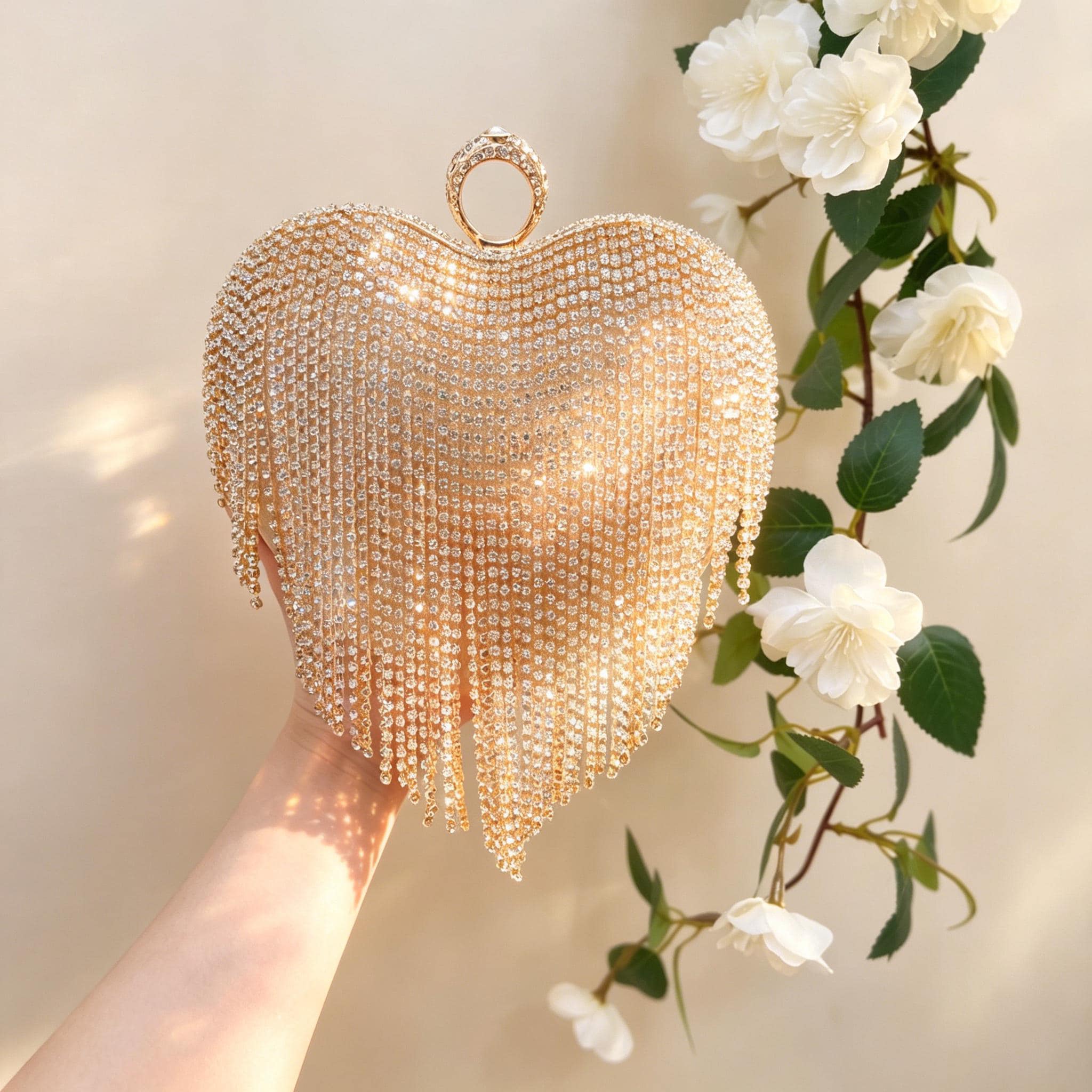 ネット売り ✨極美品✨ crystal heart clutch パーティーバッグ 【公式