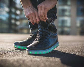 Scarpe da ginnastica alte a LED