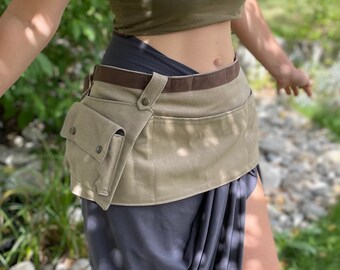 Task Apron in Canvas with Removable Cargo Pockets Khaki and Brown Detail