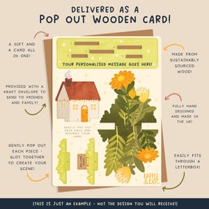Op de afbeelding: Een pop-out houten kaart met een huis, bloemen en de woorden "WELCOME HOME". De kaart wordt geleverd met een kraftenvelop en is gemaakt van duurzaam geproduceerd hout. Volledig met de hand ontworpen en gemaakt in het VK.