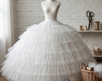 Sottogonna a crinolina voluminosa a più strati, realizzata a mano, ideale per abiti da ballo e da sposa.