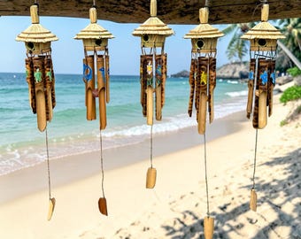 Tiki Hut vogelhuisje windgong, handgemaakt bamboe kustdecor, tropische windgong, strandhuis terrasdecor, schildpad dolfijn hibiscus zeester