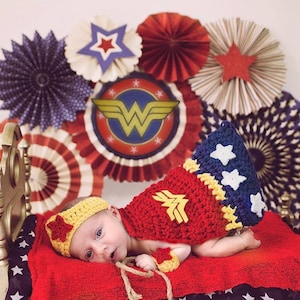 Lot De Vêtements Bébé Wonder Woman - Taille 3-6 Mois - Multicolore - Occasion Très Bon état