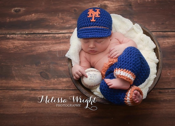 Newborn Baseball cap ,Baseball photo prop -- Crochet baseball hat,Coming  Home Outfit-- NY Mets,,Yankees,,Red Sox,,LA Dodgers,,Orioles,,pants