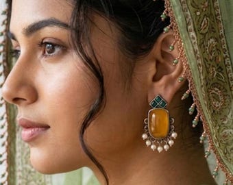 Vintage Charm Silver Earrings with yellow Honey Amber stone & Emerald green Accents