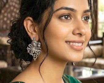 Radha Krishna Oxidierte Silber Ohrringe