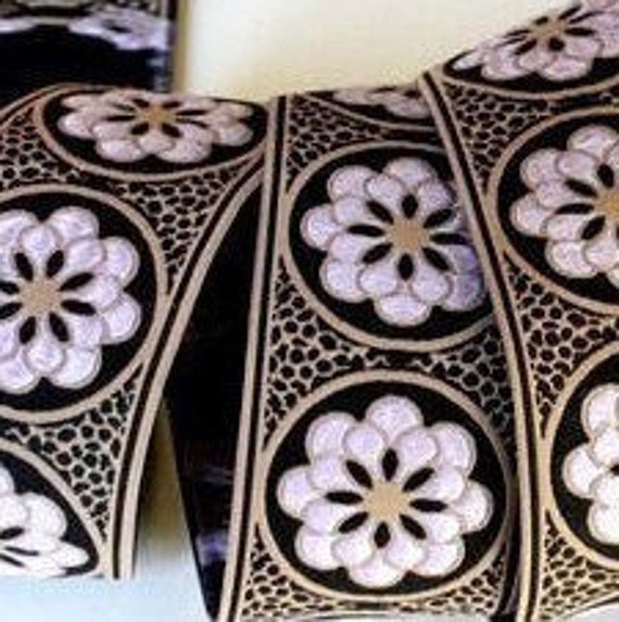 Daisy Dot Flower Ribbon 1 7/8 X 1 Yard in Black Khaki Etsy UK