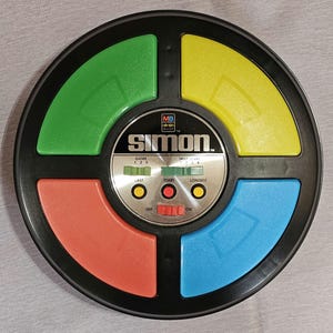 Vintage 1978 Simon Electronic Game by Milton Bradley