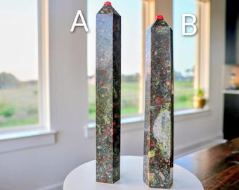 巨大な梅の花ジャスパーの塔、15～16インチのオベリスク、赤い花の石のクリスタルポイント