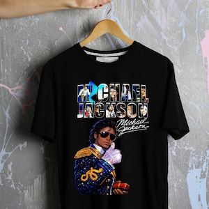 Pode incluir: Uma placa de madeira rústica com o texto "Welcome to our home" em estilo manuscrito. A placa apresenta um acabamento desgastado e um design simples e convidativo, perfeito para uma varanda ou entrada.