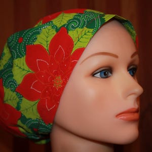 Poinsettia Anesthesia Scrub Hat: Women&#39;s European Surgical Cap