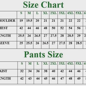 Puede incluir: Una tabla de tallas de ropa con medidas para hombros, pecho, largo y manga. La tabla incluye tallas de la S a la 6XL. Una segunda tabla muestra tallas de pantalones, incluyendo medidas de cintura y largo.