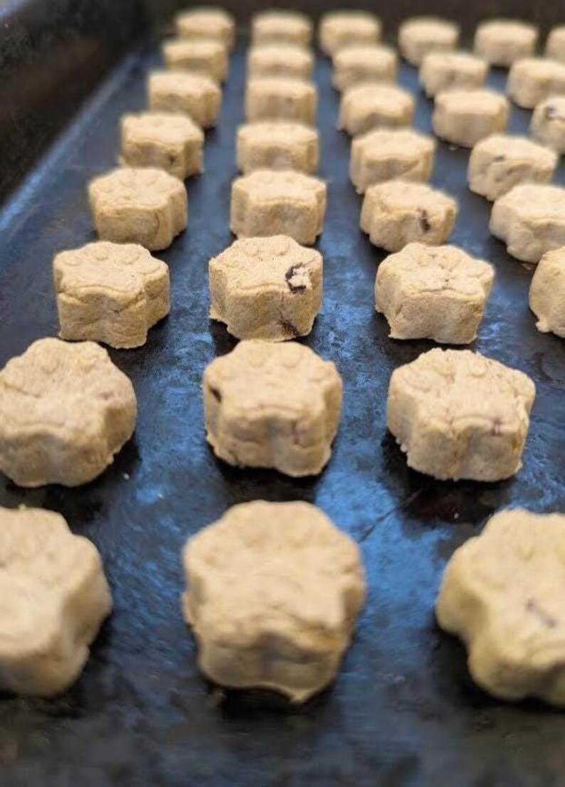Paw Print Rabbit Treats- 24 pack image 3