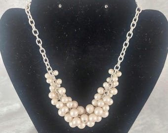 Cream Faux Pearl Twisted Cluster Necklace | 1990s–2000s Vintage Style | Bridal Wedding Jewellery