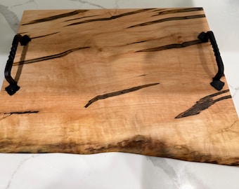 Handgefertigtes Live Edge Ambrosia Ahorn Charcuterie Brett