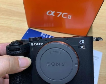 Cámara sin espejo Sony A7C II – 33 MP Full-Frame, 4K 60p, Autoenfoque por IA, Híbrida compacta, Excelente estado