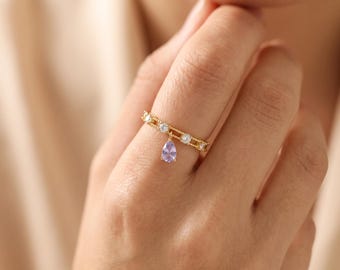 Custom Birthstone Ring, Personalized Family Birthstone Ring, Teardrop Gemstone Dangling Charm Ring, Birthday Gift for Mother & Daughter