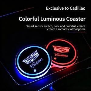 Posavasos luminoso LED para Cadillac, luz para portavasos de coche con sensor inteligente que cambia de color, regalo perfecto para los entusiastas de Cadillac.