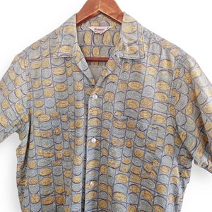 60s button up / short sleeve shirt / 1960s coin pattern tiki block print short sleeve cotton button up shirt Medium image 1