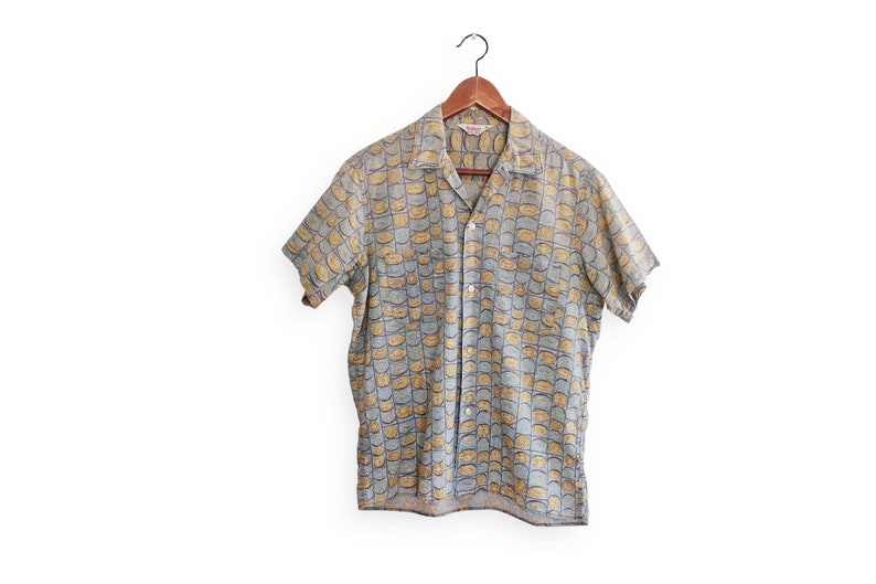 60s button up / short sleeve shirt / 1960s coin pattern tiki block print short sleeve cotton button up shirt Medium image 2