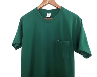 vintage t shirt / 80s pocket t shirt / 1980s Towncraft forest green cotton single stitch pocket t shirt Medium