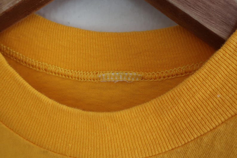Vintage surfskjorta / 70-tals t-shirt / 1970-tals Hawaii Surfer gul bomullsaloha t-shirt XS bild 3