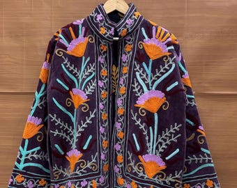 Veste Suzani en velours, veste Suzani brodée à la main, veste bohème d'hiver, veste réversible brodée, cadeau artisanal pour elle