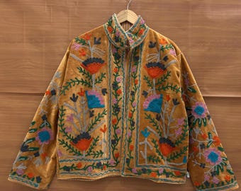 Veste Suzani en velours, veste Suzani brodée à la main, veste d'hiver bohème, veste courte réversible, veste femme, cadeaux pour elle