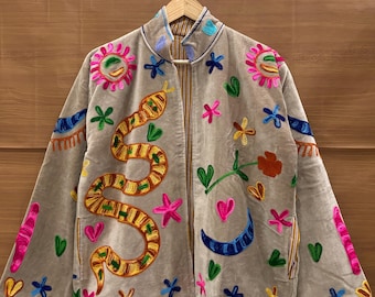 Veste Suzani en velours brodé pour femme, veste bohème Suzani faite main, veste d'hiver vintage à motif floral ethnique réversible, cadeau pour elle