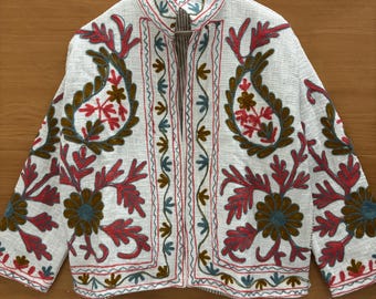 Handgemachte Suzani-bestickte Jacke, Wende-TNT-Baumwoll-Suzani-Jacke, mit Blumen bestickte Suzani-Jacke, Suzani-Kurzmantel, Geschenk für sie